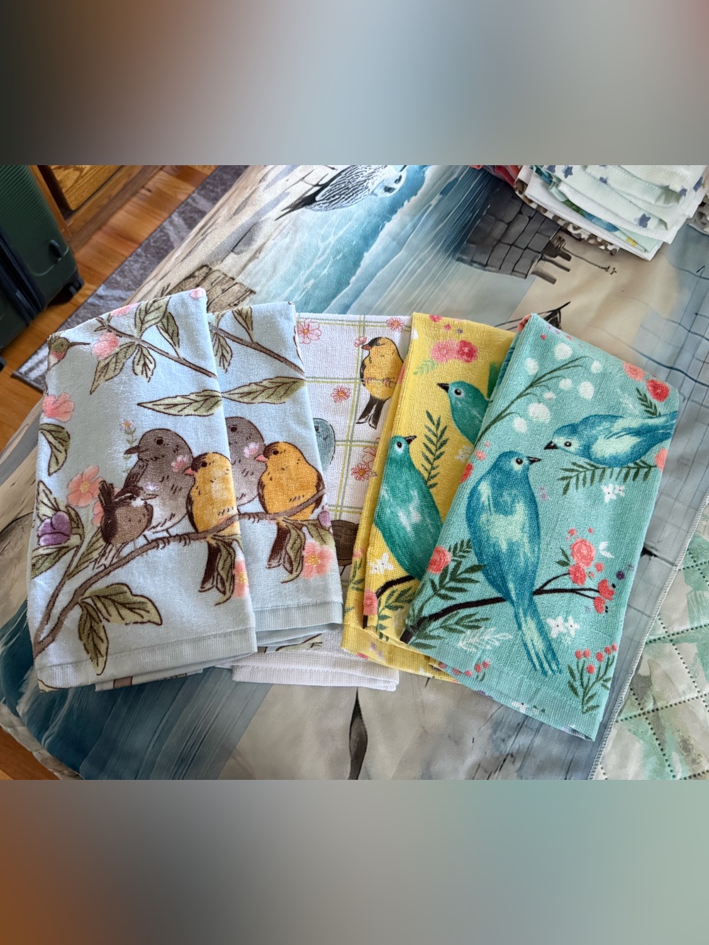New Set of 5 Bird Print Hand Towels